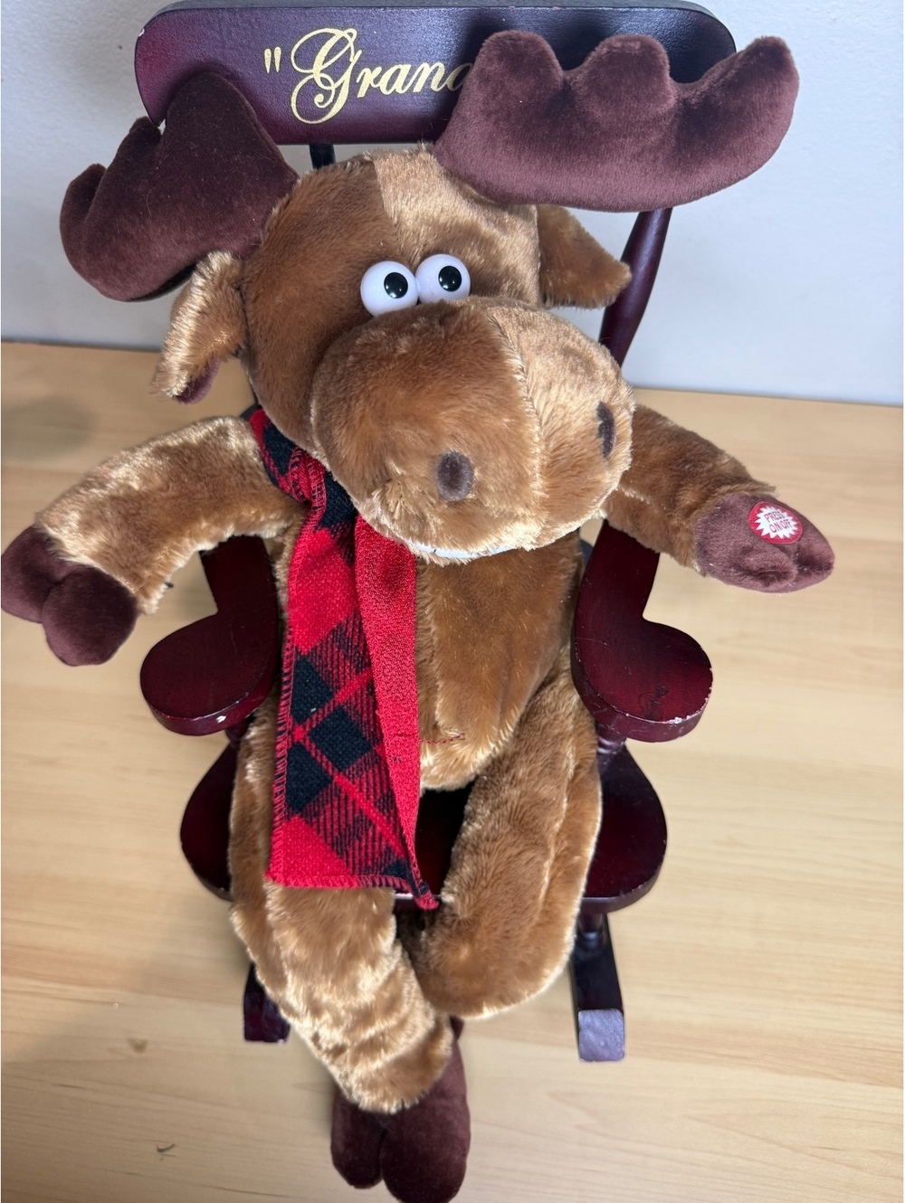 Dan Dee Rocking Chair Singing Animated Moose